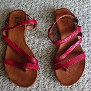 miz mooz alana red Strappy Sandals size 8